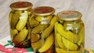 Krastavci, slatko i kiselo marinirana u bugarski: isti sovjetski recept