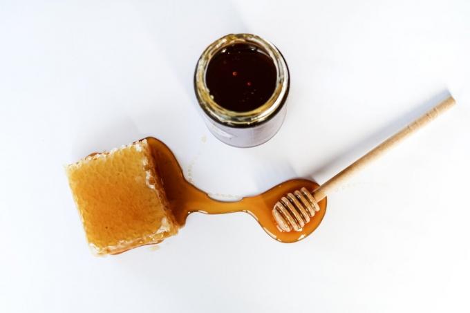 Svježe med sadrži više od 20% tekućine