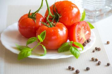 Ukusna za većinu rajčice: tri jela s rajčicama, koji možete pripremiti za deset minuta