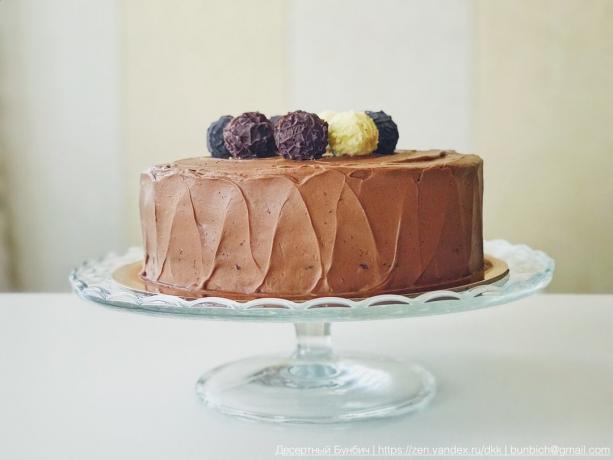 obložena krema torta temelju tamne čokolade