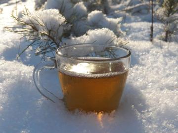 Zagrijavanje kardamom čaja, moramo pobjeći od hladnoće!