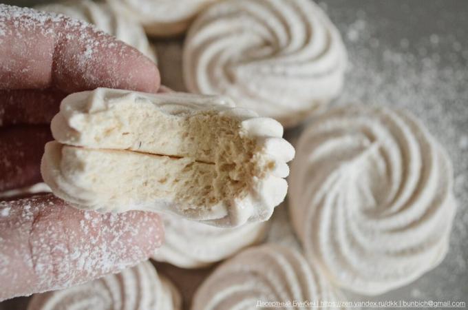 Početna marshmallows u „cut”. Dođite u stranu da biste vidjeli više fotografija