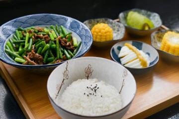 Kako kuhati rižu za prilog koji je napustio gori od Japanaca