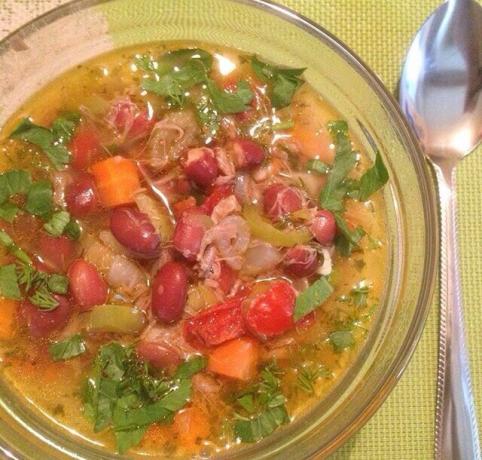 Ova juha se zove znak Bugarske, a okus i koristi od njega nimalo ne zaostaje za našim boršč.