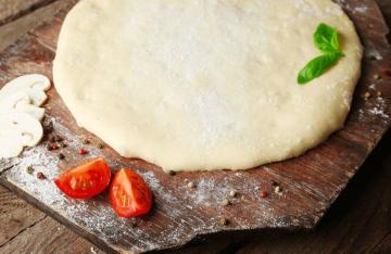 Kako napraviti pizza tijesto: tajne istinske talijanske testa