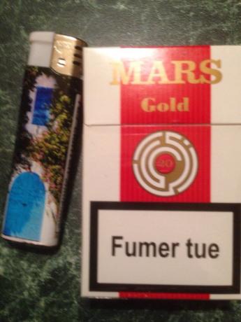 Kupio sam za proizvodnju poklon Tunis cigareta. U stvari - cigareta - nije vrlo dobar, ali za egzotičnim može poduzeti. To košta 4 dinara.